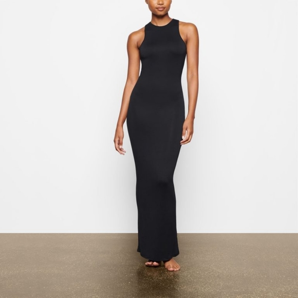1. NWT SKIMS SMOOTH LOUNGE OPEN BACK MAXI DRESS IN ONYX - Picture 4 of 7